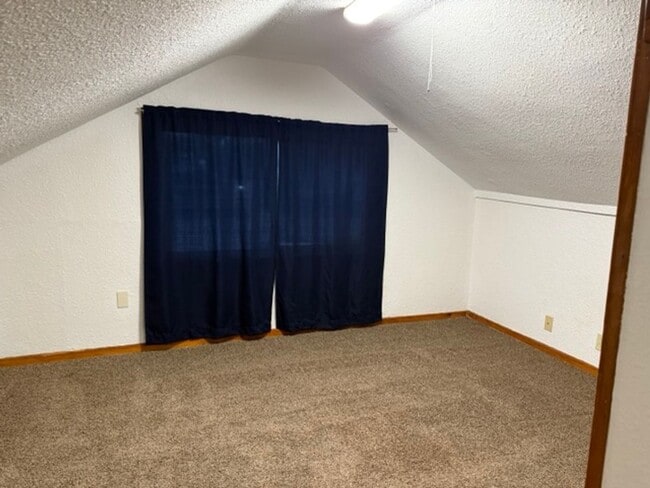 Building Photo - WH-Main Duplex