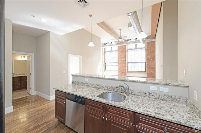 Building Photo - 75 Pocasset St