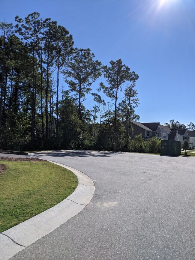 Building Photo - 155 Country Oaks Ln