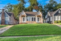 Building Photo - "Charming 1-Bed Retreat with Cozy Fireplac...