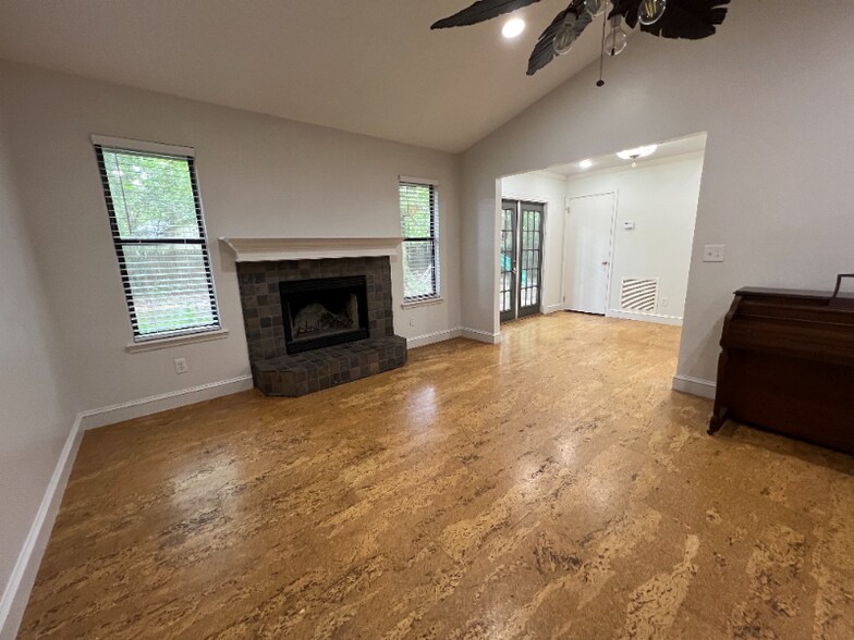 Building Photo - 216 Citrona Dr