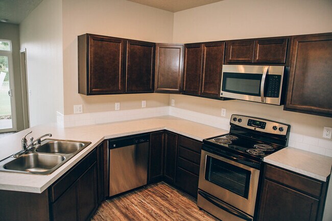 Building Photo - 301 S Marigold Ln