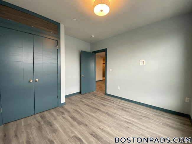 Building Photo - 1258 Massachusetts Ave