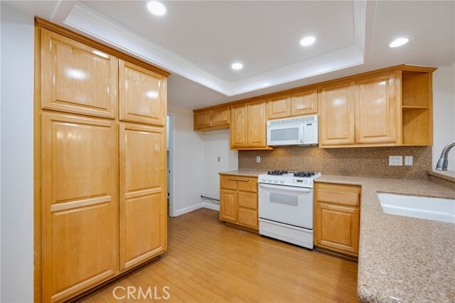 Building Photo - 838 Glenwood Cir