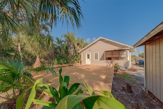 Building Photo - 4642 7th Ave N