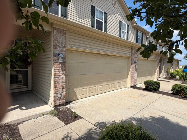 Building Photo - 2424 Boyer Ln
