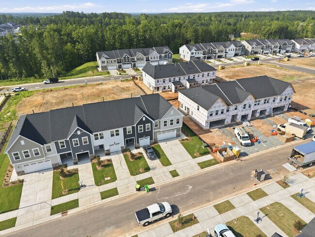 Building Photo - 219 Deercroft Dr
