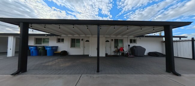 Building Photo - IMMEDIATE MOVE IN!