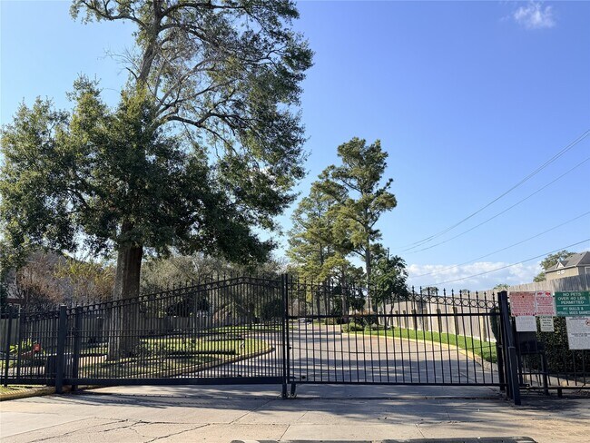 Building Photo - 2800 Jeanetta St