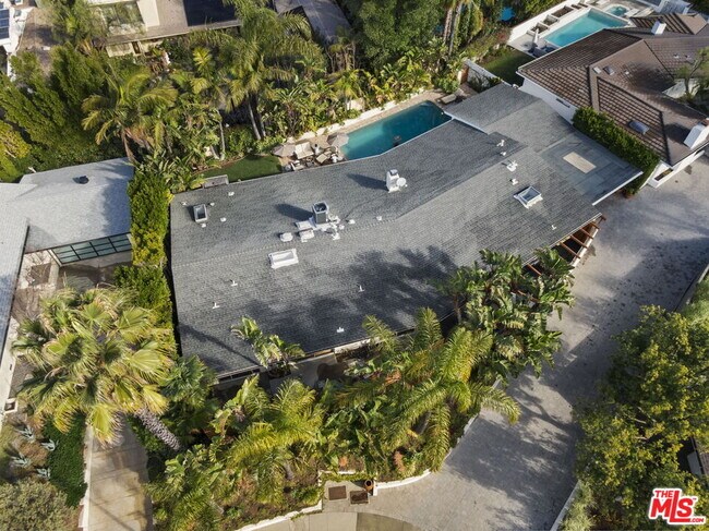 Building Photo - 8405 Edwin Dr
