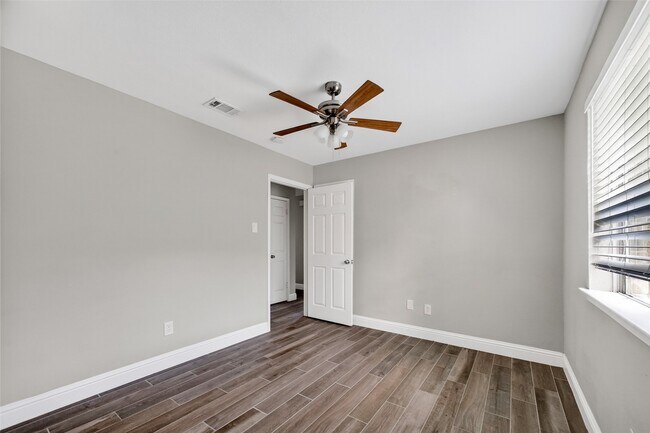 Building Photo - 3218 Tynemeadow Ct