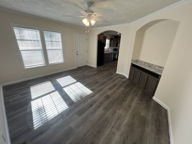 Building Photo - 258 Field Pine Dr