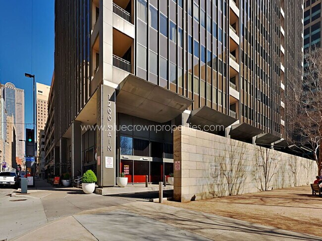 Primary Photo - 1200 Main St