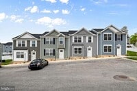 Building Photo - 2623 Maplewood Cir