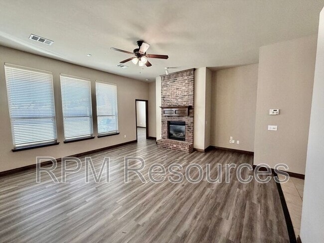 Building Photo - 5601 Sanderling Rd