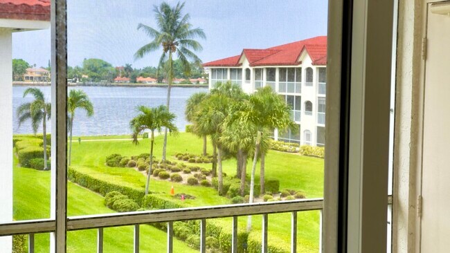 Building Photo - 107 Half Moon Cir