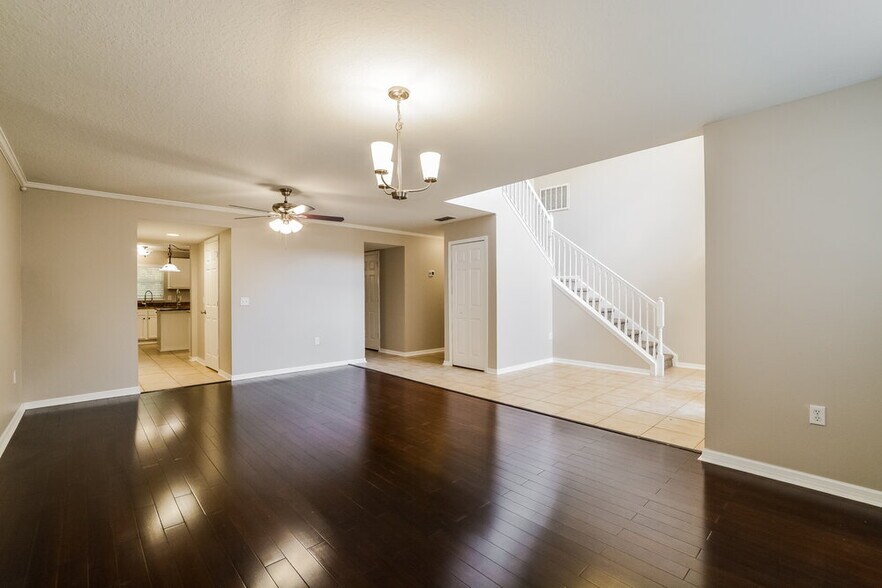 Building Photo - 685 Red Pepper Loop