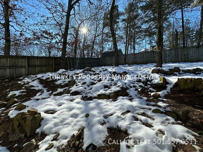 Building Photo - 3 Rocky Top Cove