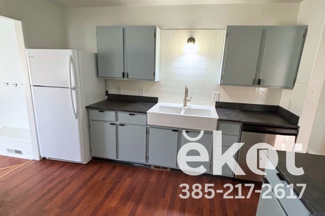 Building Photo - 14551 S Camp Williams Rd