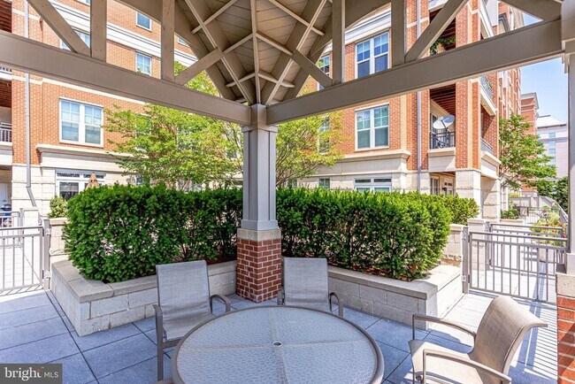 Building Photo - 11760 Sunrise Valley Dr