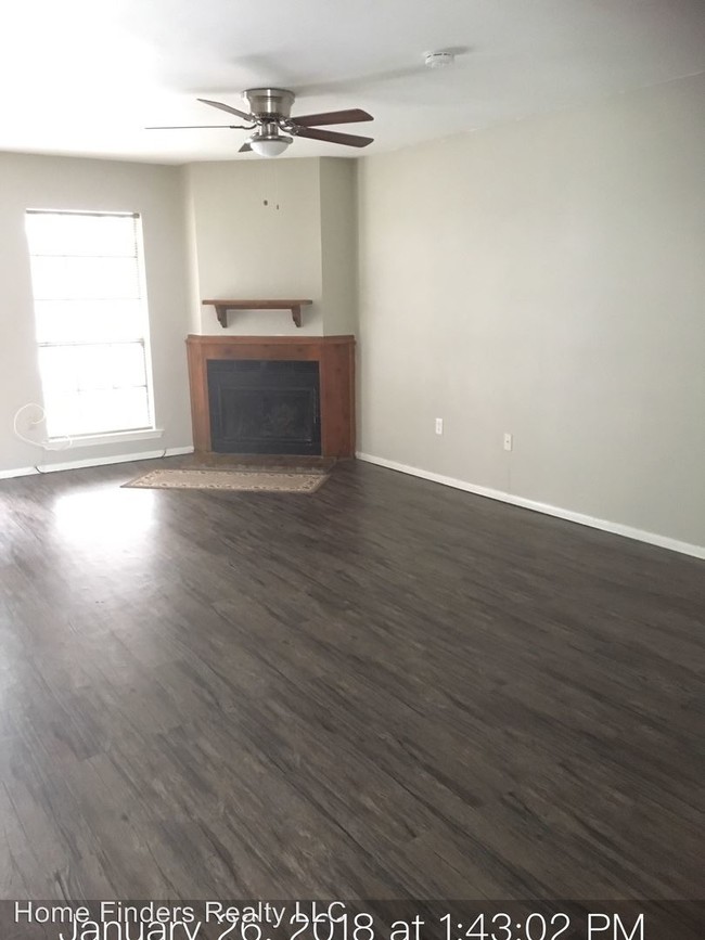 Building Photo - 2 br, 2.5 bath House - 4448 Stumberg Lane