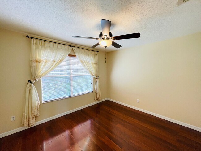 Building Photo - Available now! Charming 4-bedroom, 2.5-bathroom pet friendly home!!