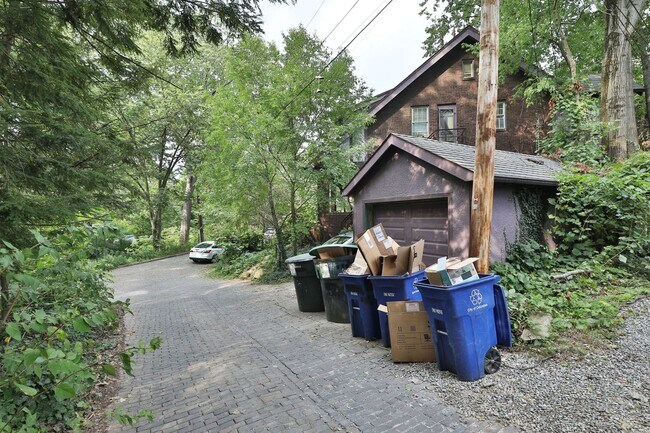 Building Photo - 2120 Iuka Ave