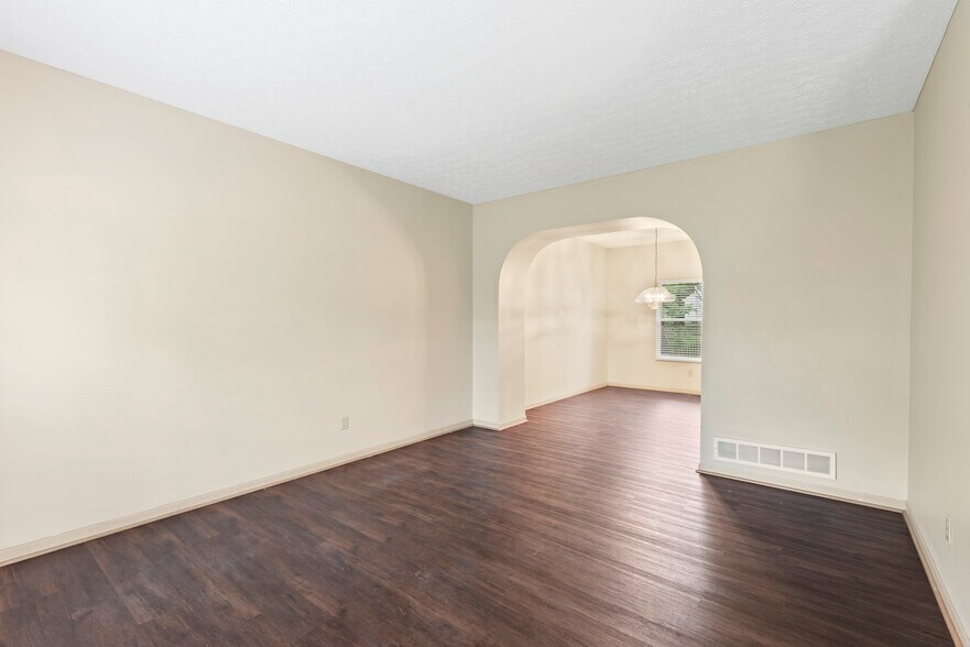 Building Photo - 7811 Waggoner Chase Blvd