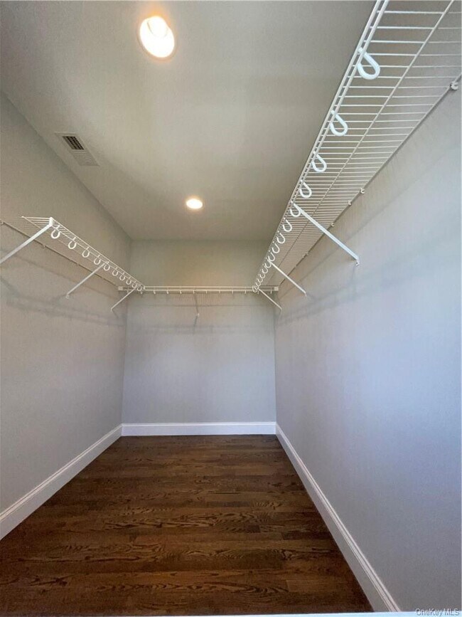 Building Photo - 88 Stratford Dr