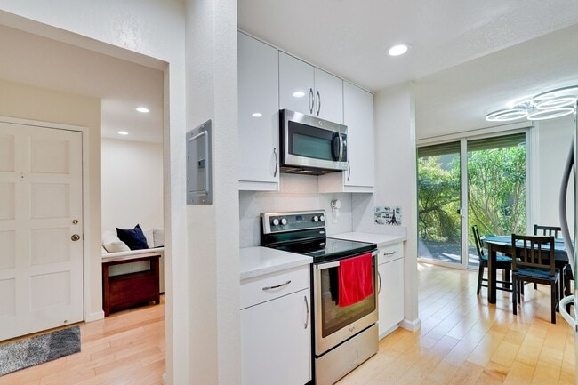 Building Photo - 505 Cypress Point Dr