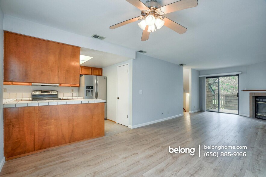 Building Photo - 43135 Mayfair Park Terrace