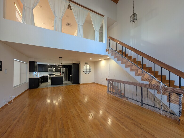 Building Photo - 12815 Caswell Ave