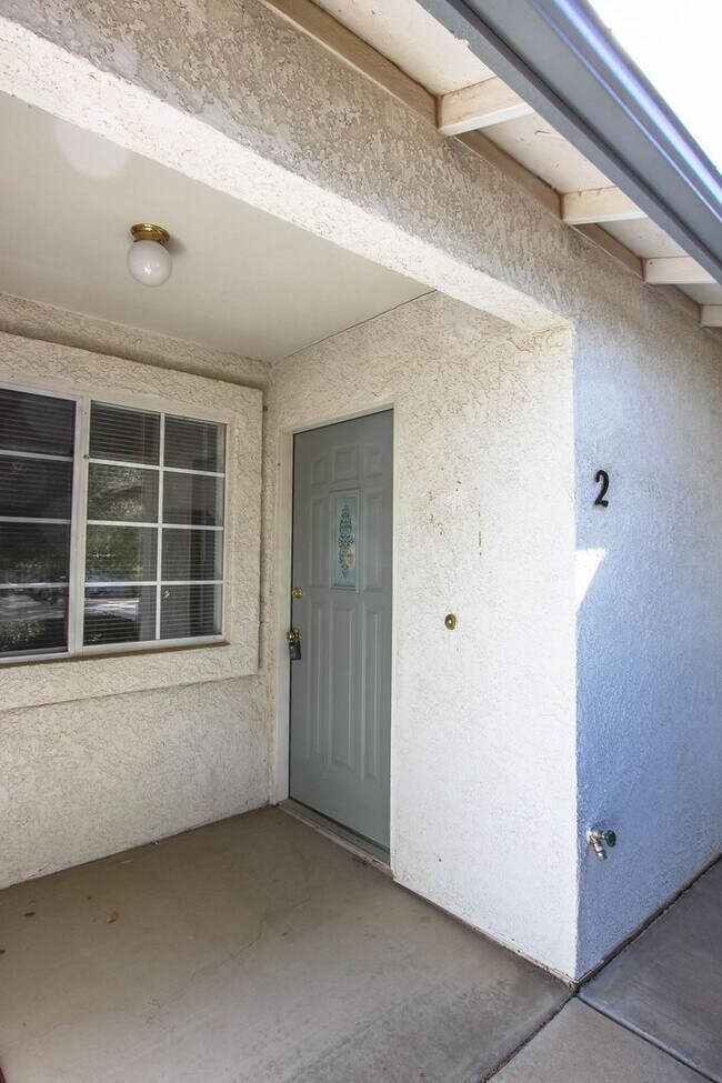 Building Photo - 7348 E Horseshoe Ln
