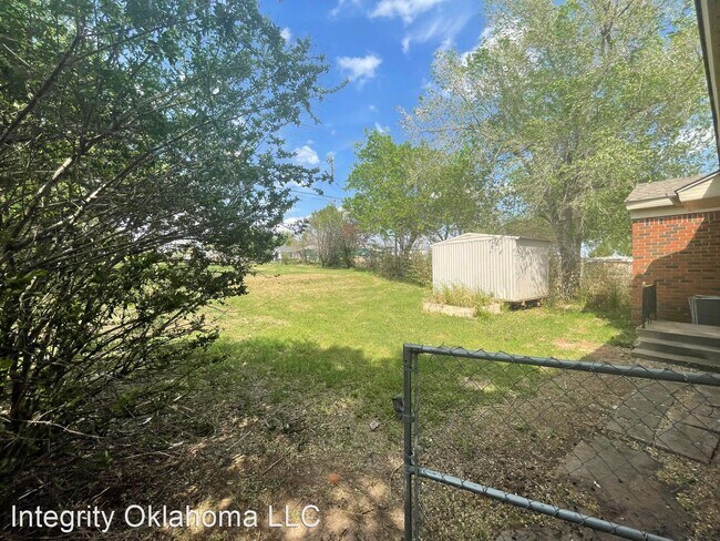 Building Photo - 2 br, 1 bath House - 3029 W. Eubanks