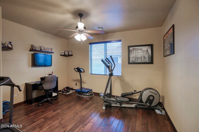 Building Photo - 3517 W Quail Track Dr