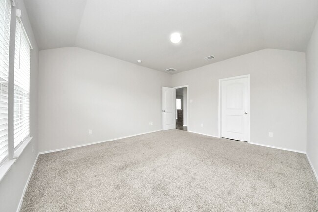 Building Photo - 16916 Rich Pines Dr