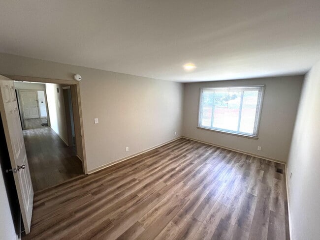 Primary Photo - 307 Buckingham Pl
