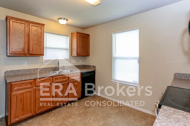 Building Photo - 3509 Lorena Dr