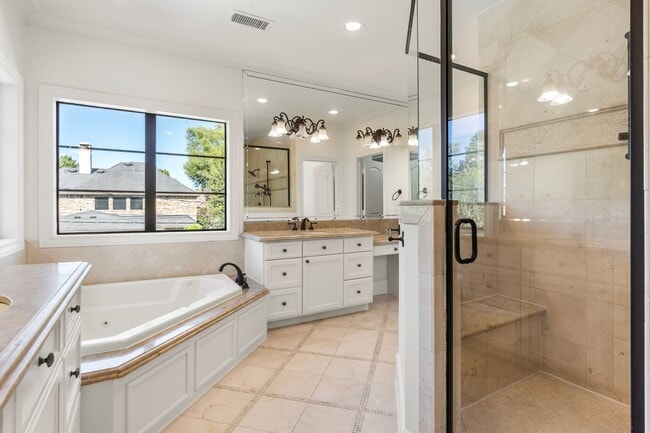 Building Photo - 4134 Bellefontaine