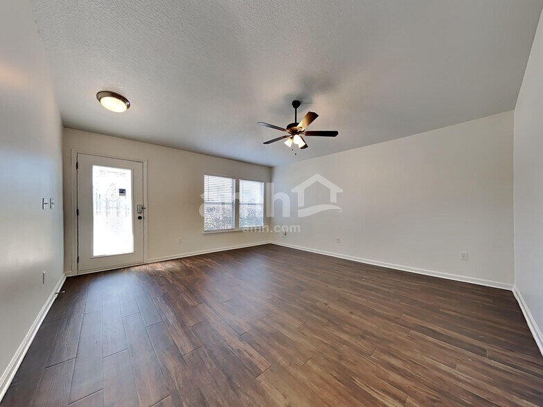 Building Photo - 1236 Nochaway Dr