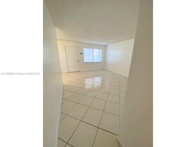 Building Photo - 13550 SW 6th Ct
