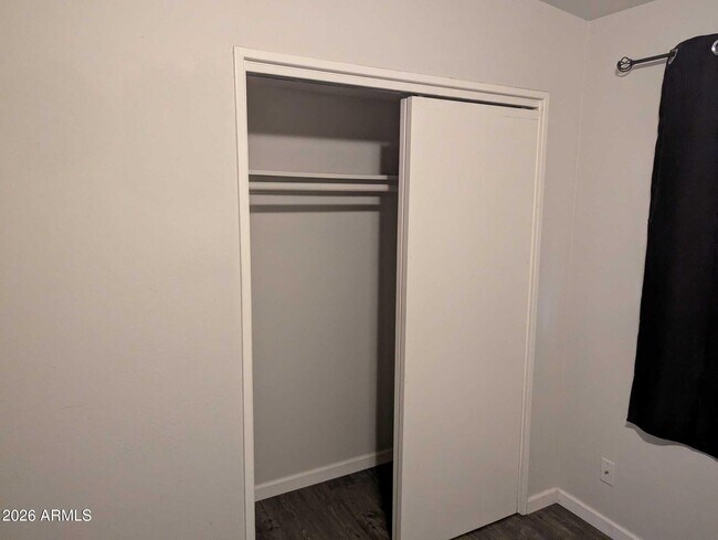 Building Photo - 717 E Granada Dr