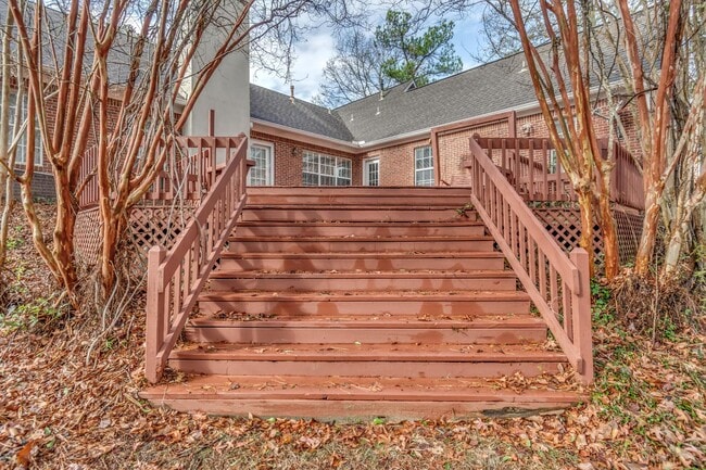 Building Photo - 340 Willow Ridge Cove