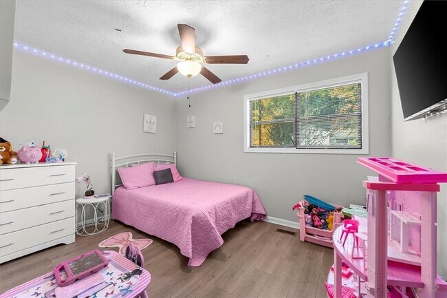 Building Photo - 4041 Woodbridge Ct