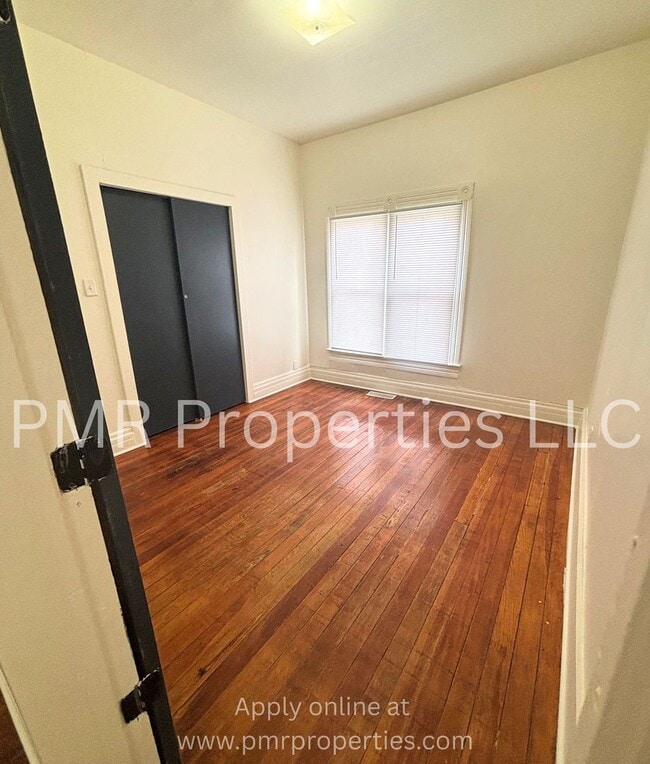 Building Photo - 2 Bedroom/ 1 Bathroom House