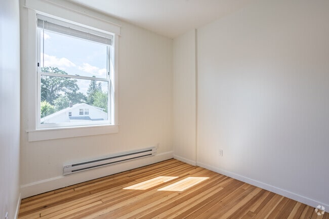 1BR, 1BA - 390SF - Bedroom - The Klein Building
