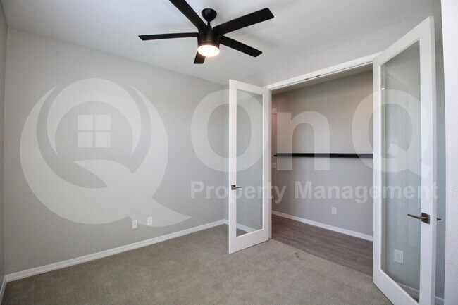 Building Photo - 35733 W Santa Monica Ave