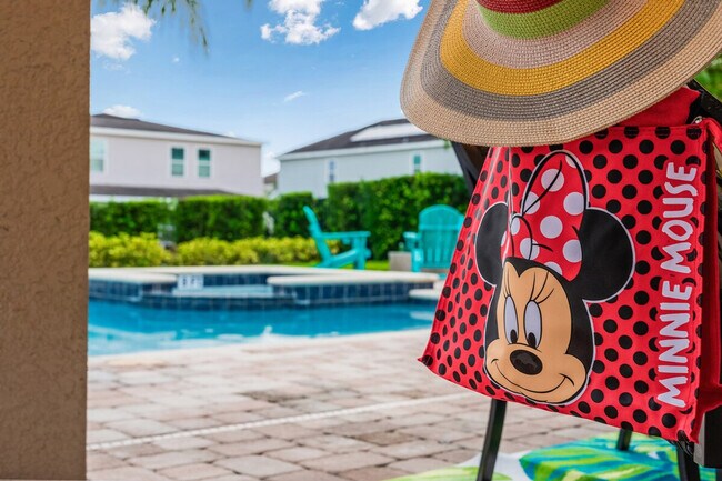 Building Photo - 421 Burma St