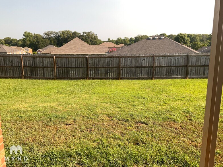 Building Photo - 156 Harvick Cir