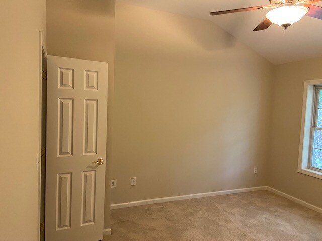 Building Photo - 2002 Larson Dr